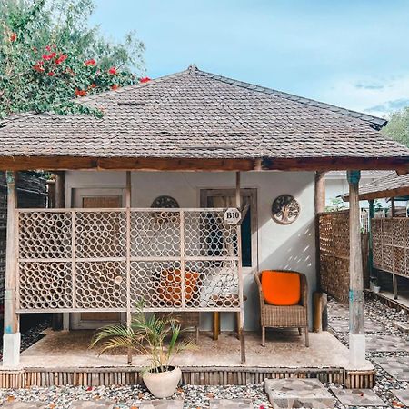 Bungalow Cafe Gili Beachfront Gili Meno Kültér fotó