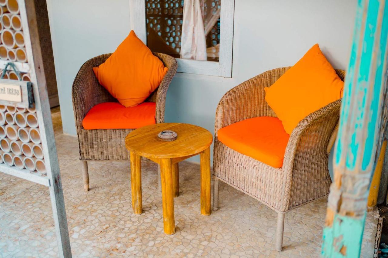 Bungalow Cafe Gili Beachfront Gili Meno Kültér fotó