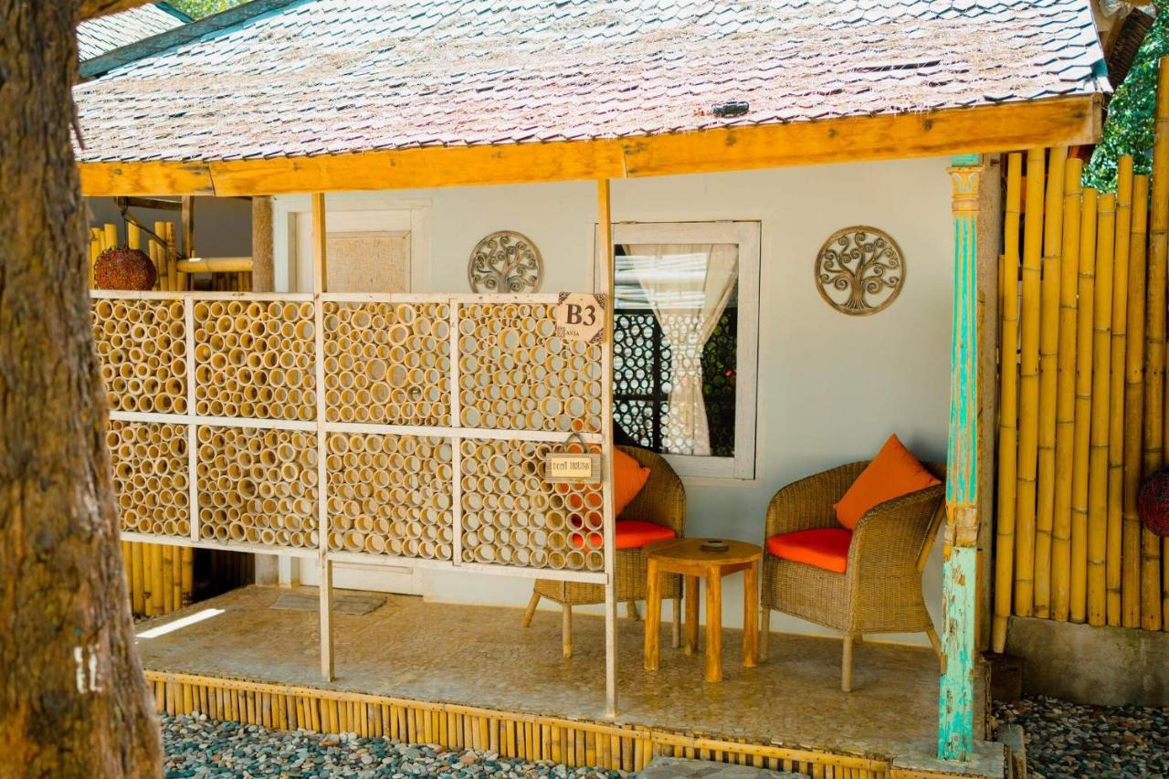 Bungalow Cafe Gili Beachfront Gili Meno Kültér fotó