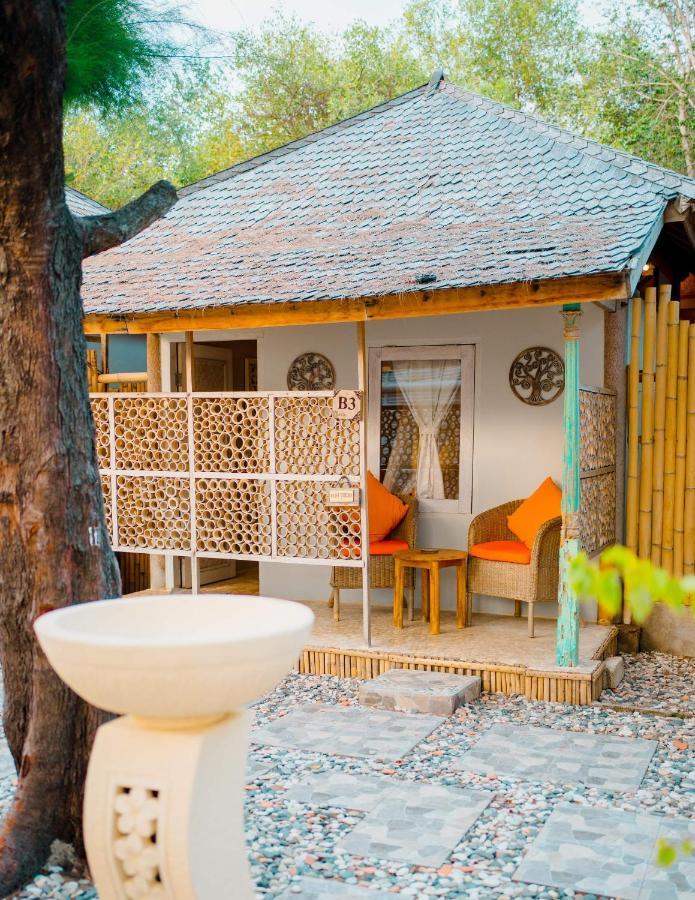 Bungalow Cafe Gili Beachfront Gili Meno Kültér fotó