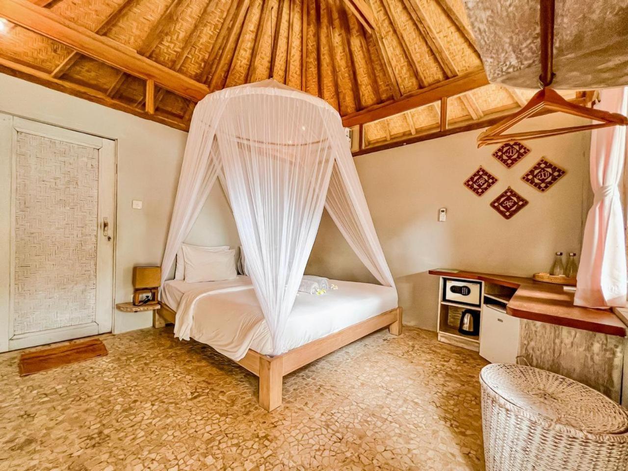 Bungalow Cafe Gili Beachfront Gili Meno Kültér fotó